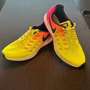 Nike Pegasus 33 Olympic Edition - Men’s size 11 - Volt / Pink